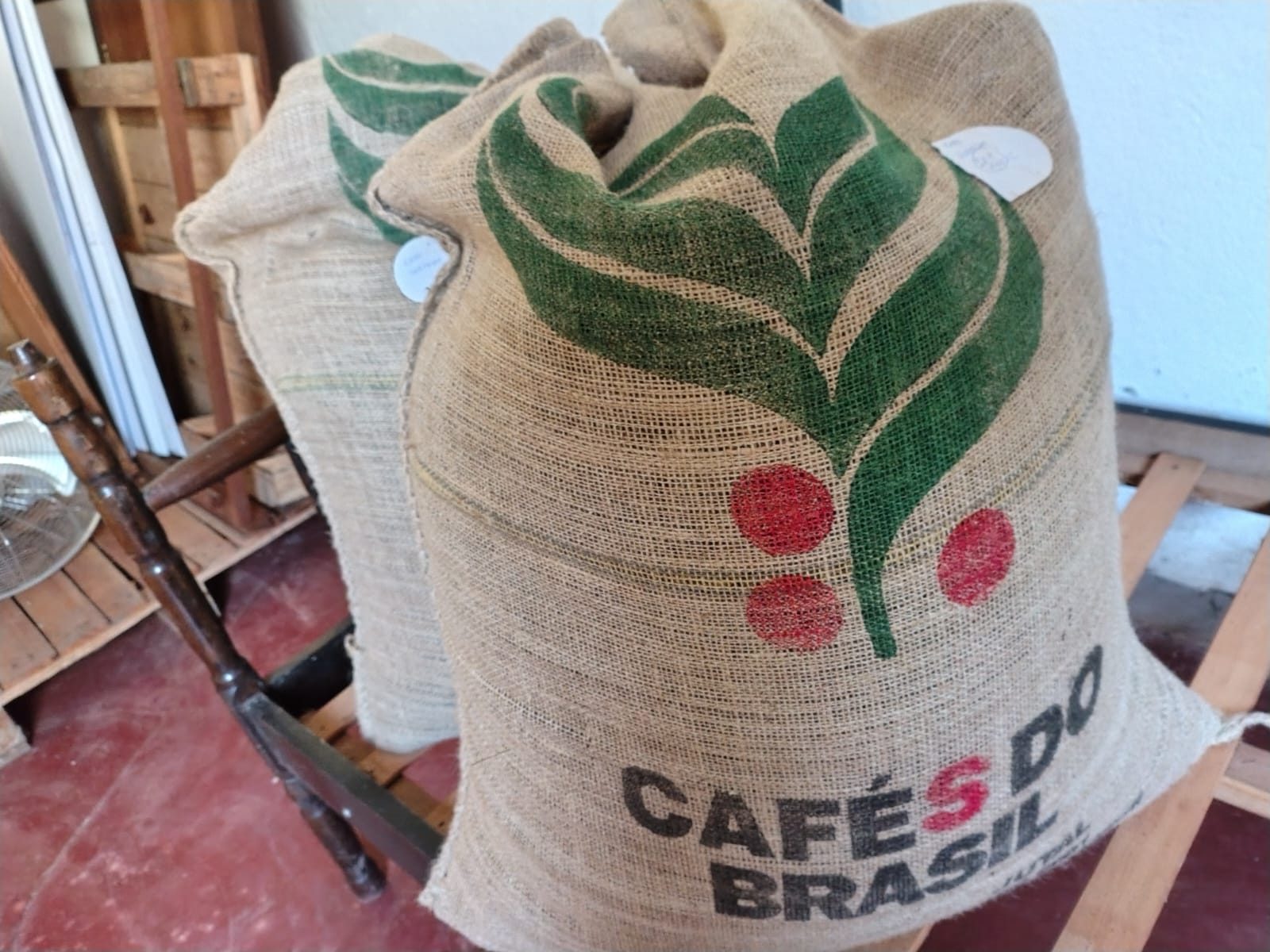 Sacas de café Serra Quebra Cangalha prontas para despacho